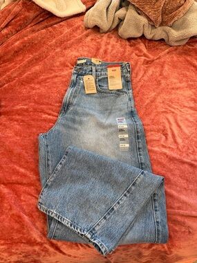 Levi's Women’s Cinch Barrel Jeans